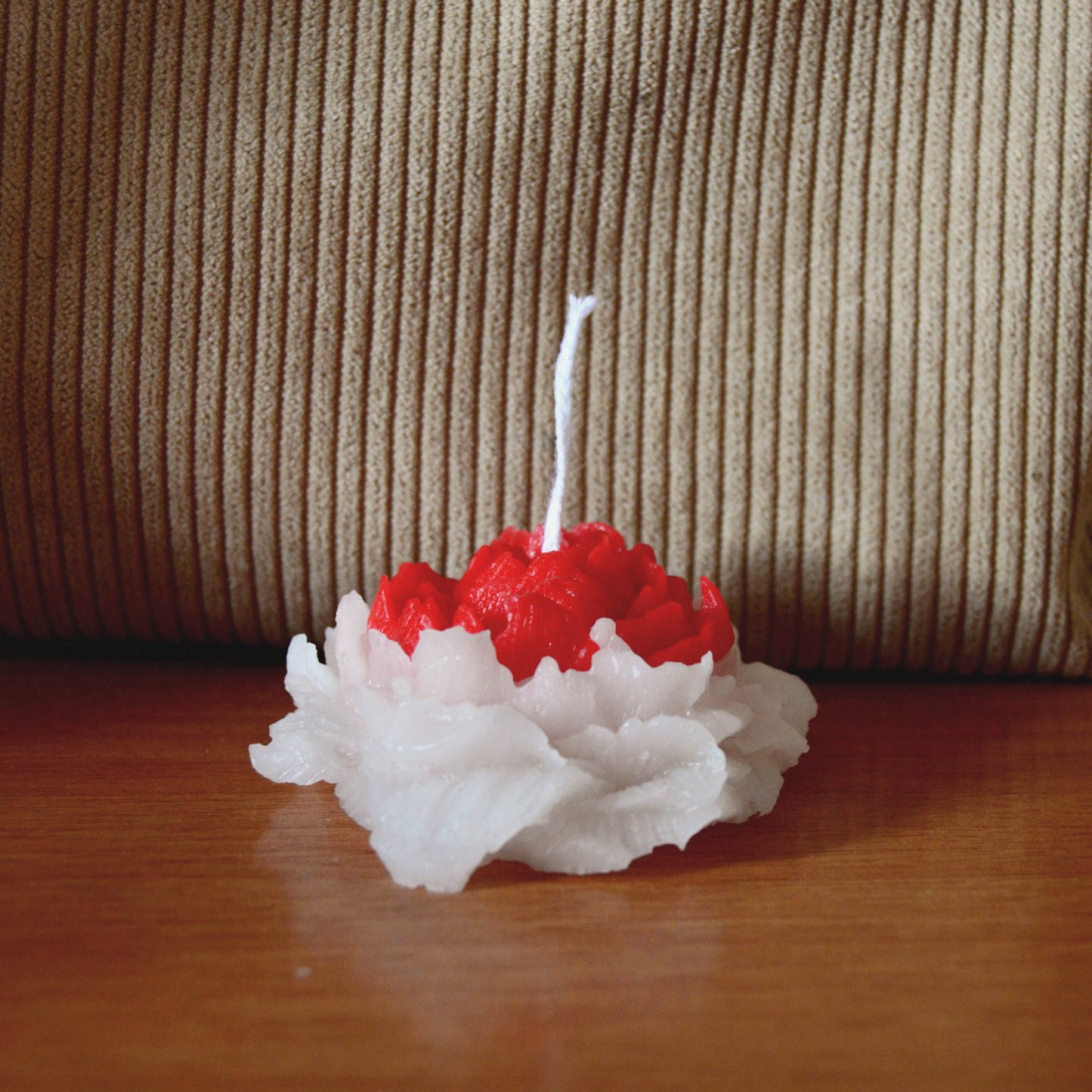 Vela Decorativa - "Red Snow Camelia"